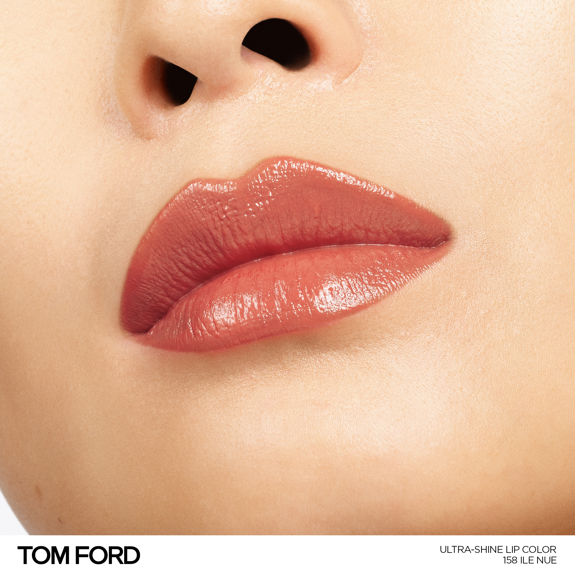ULTRA SHINE LIP COLOR (LABIAL EN BARRA)